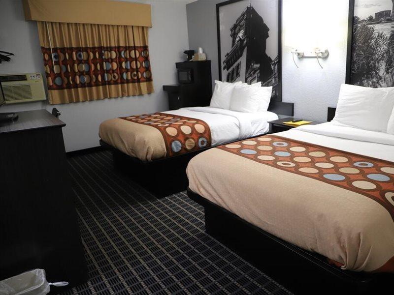 Super 8 By Wyndham Richmond Airport Va Sandston Exterior foto